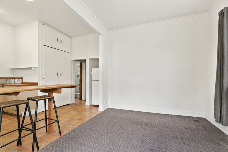 Photo of property in 2/17 Hall Street, Newtown, Wellington, 6021