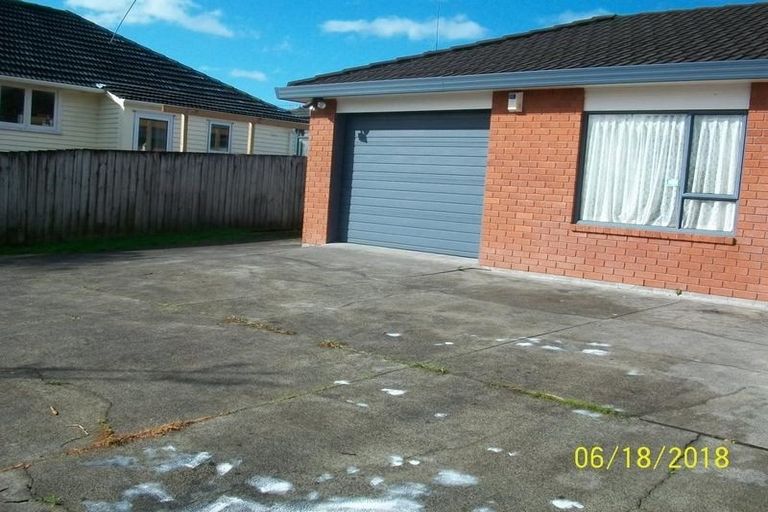 Photo of property in 1/10 Netherlands Avenue, Kelston, Auckland, 0602