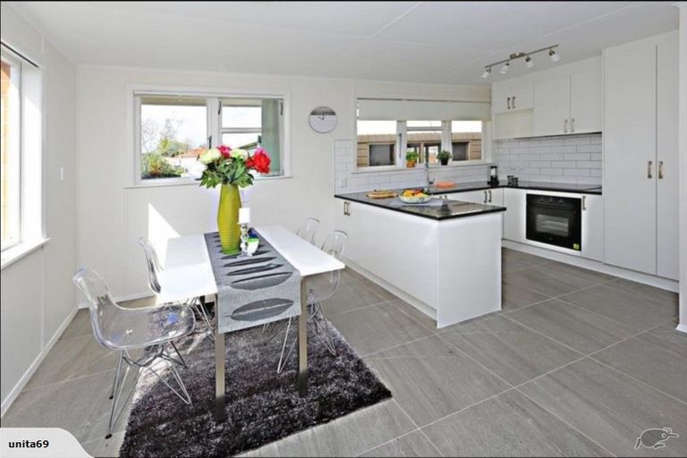 Photo of property in 7 Windrush Close, Mangere, Auckland, 2022