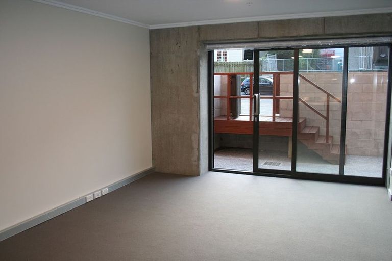 Photo of property in Frame Apartments, 2/111g Molesworth Street, Thorndon, Wellington, 6011