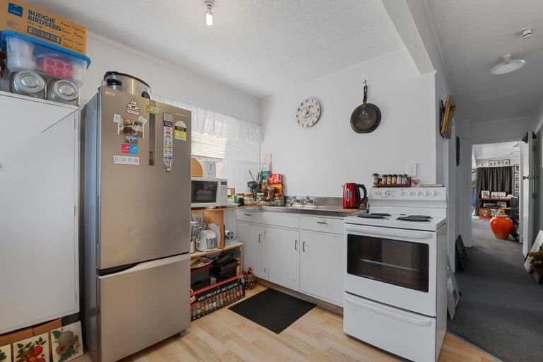 Photo of property in 2 Spencer Street, Western Heights, Rotorua, 3015