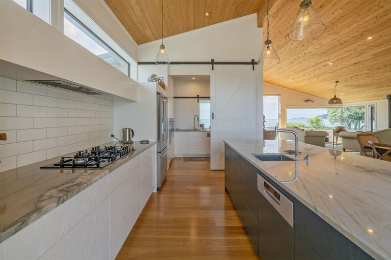 Photo of property in 40 Paku Drive, Tairua, 3508