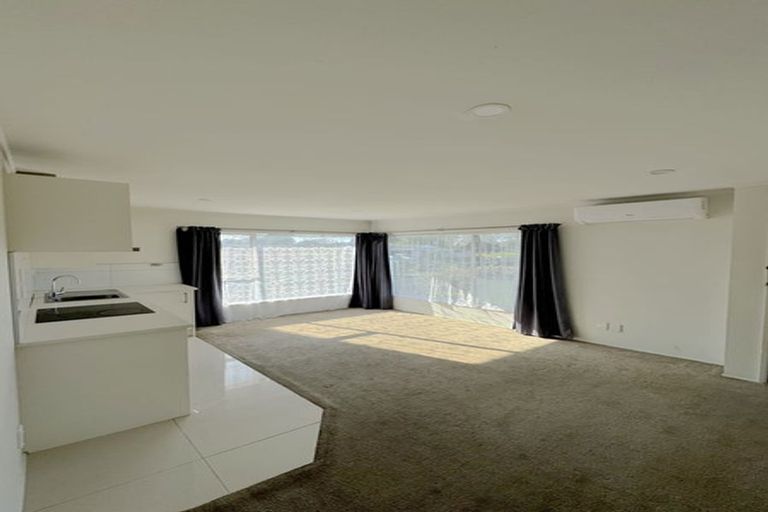 Photo of property in 1/73 Stanniland Street, Sunnyhills, Auckland, 2010