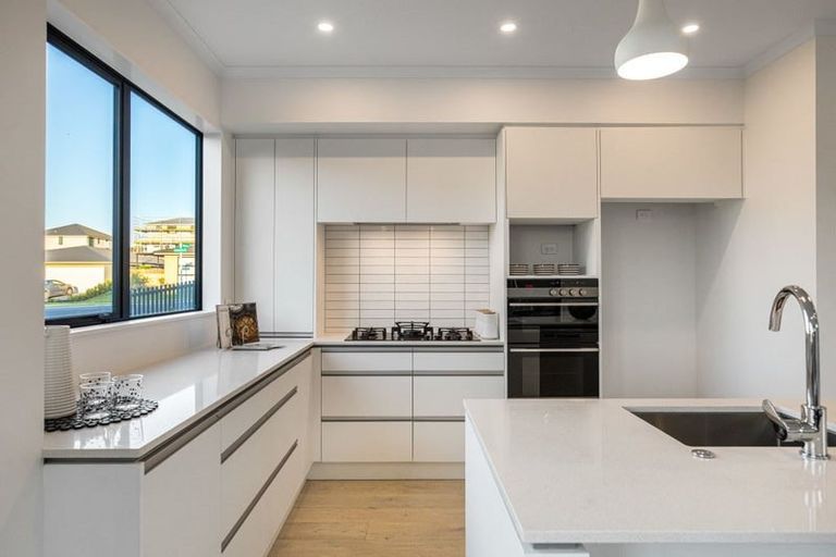 Photo of property in 18 Kuku Avenue, Red Beach, 0932