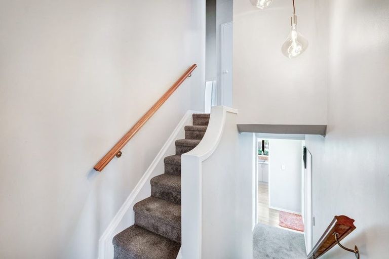 Photo of property in 2162 State Highway 16, Helensville, 0875