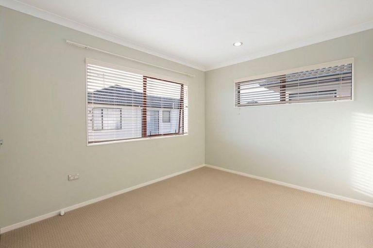 Photo of property in 13 Heidi Crescent, Flat Bush, Auckland, 2016