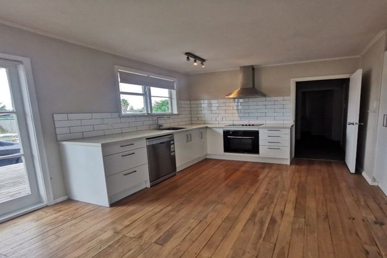 Photo of property in 19 Mcannalley Street, Manurewa East, Auckland, 2102