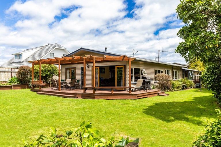 Photo of property in 90 Tamatea Road, Taupo, 3330
