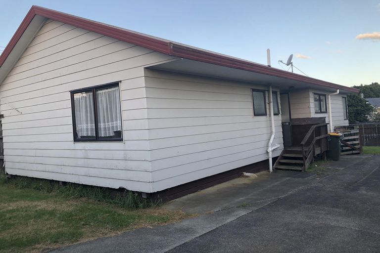 Photo of property in 8 Justamere Place, Weymouth, Auckland, 2103