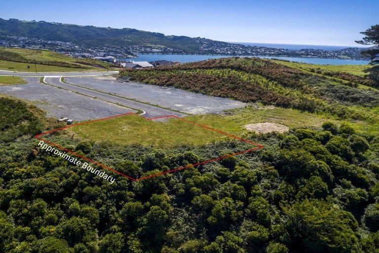 Photo of property in 8 Paul Adams Way, Aotea, 5024