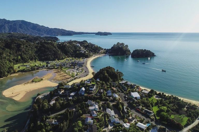 Photo of property in 30 Kotare Place, Kaiteriteri, Motueka, 7197