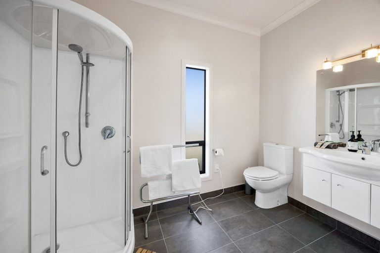 Photo of property in 630 South Road, Omata, New Plymouth, 4374