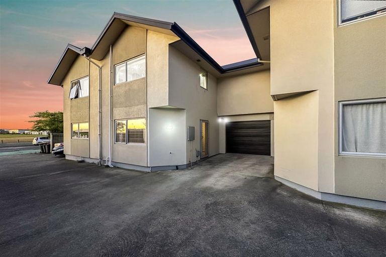 Photo of property in 436b Wilsons Road North, Waltham, Christchurch, 8011