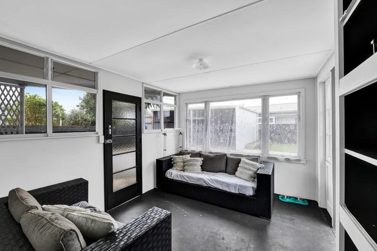 Photo of property in 59 Camberwell Road, Hawera, 4610