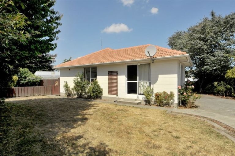 Photo of property in 16 Mckellar Place, Hornby, Christchurch, 8042