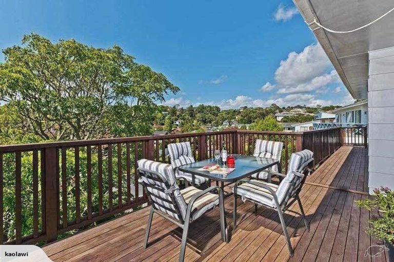 Photo of property in 90 Stapleford Crescent, Browns Bay, Auckland, 0630