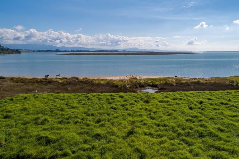 Photo of property in 23a Pahoia Beach Road, Whakamarama, 3172