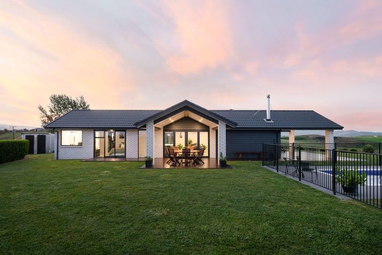 Photo of property in 110 Grove Road, Te Pahu, Hamilton, 3285