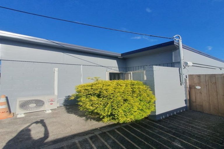 Photo of property in 15 Grande Vue Road, Papatoetoe, Auckland, 2025