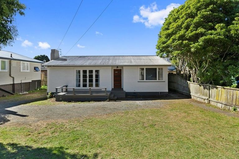 Photo of property in 67 Russell Road, Manurewa, Auckland, 2102
