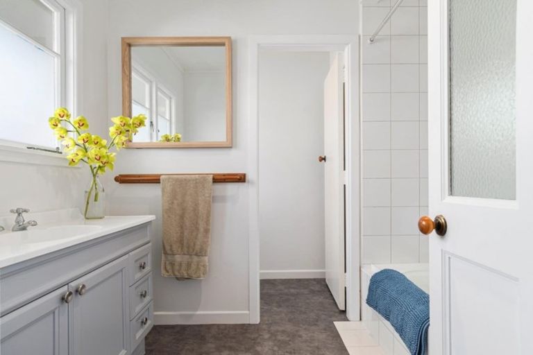 Photo of property in 19a Pemberton Crescent, Greerton, Tauranga, 3112