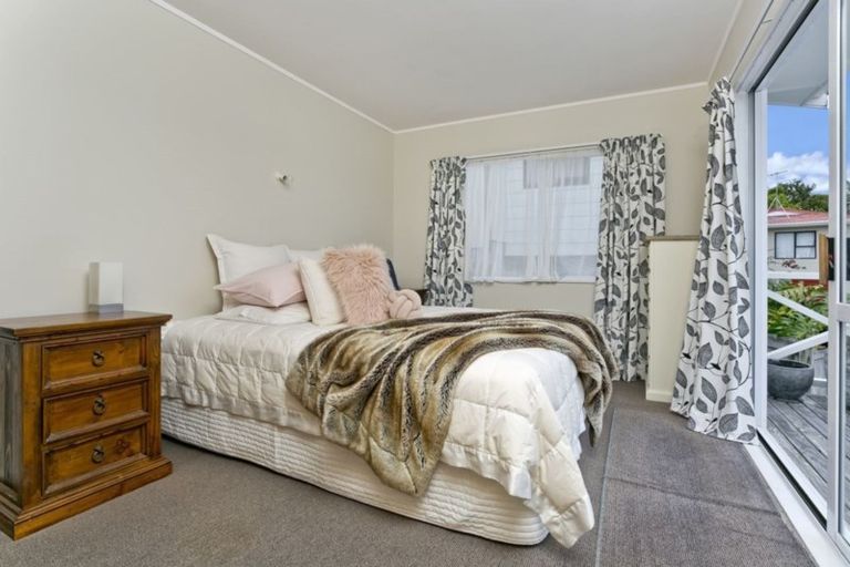 Photo of property in 1/19 Romulus Place, Totara Vale, Auckland, 0629