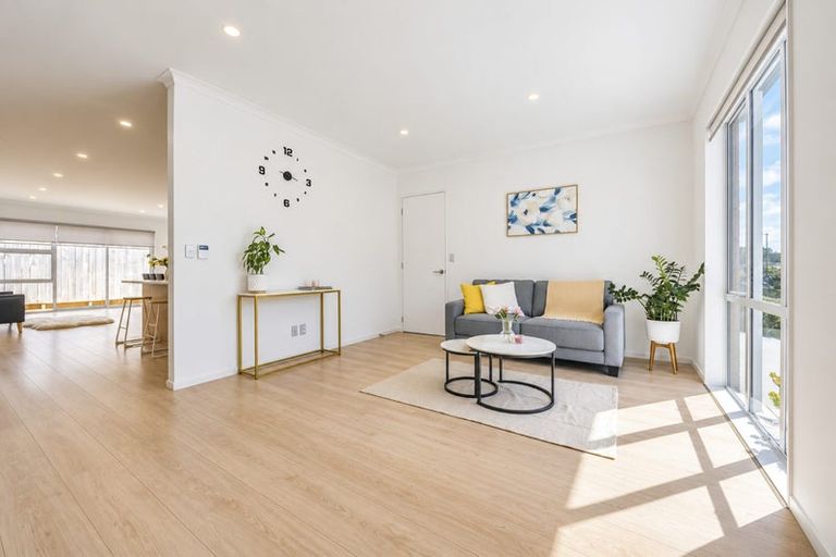 Photo of property in 3 Konoba Avenue, Kumeu, 0810