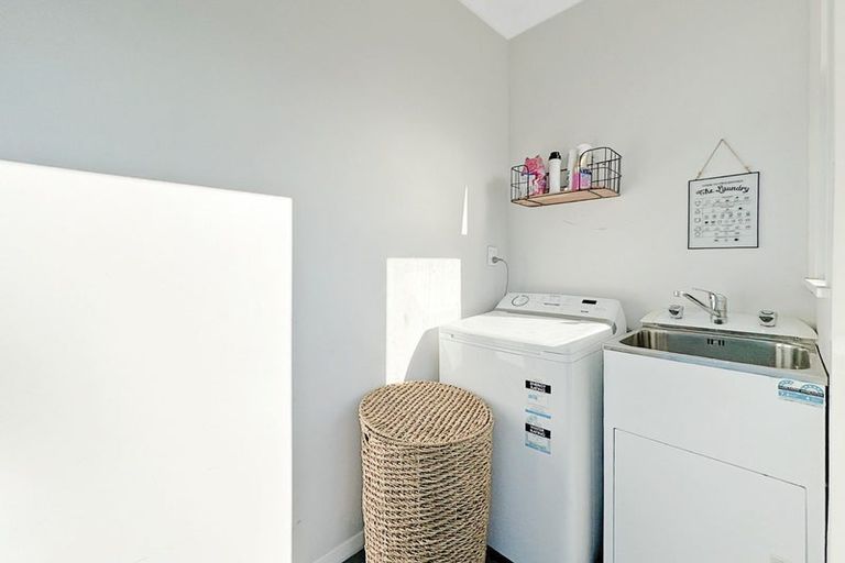 Photo of property in 42 Caffray Avenue, Aramoho, Whanganui, 4500