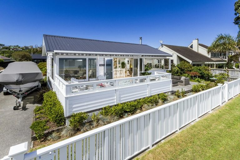 Photo of property in 103 The Esplanade, Manly, Whangaparaoa, 0930