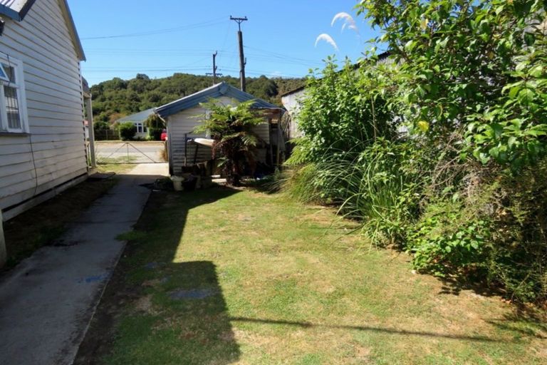 Photo of property in 38 Dick Street, Reefton, 7830