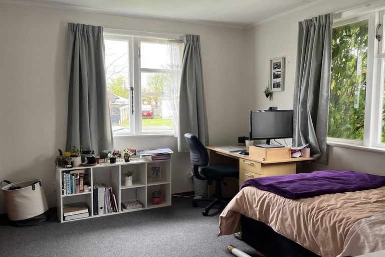 Photo of property in 6 Ayr Place, Hokowhitu, Palmerston North, 4410