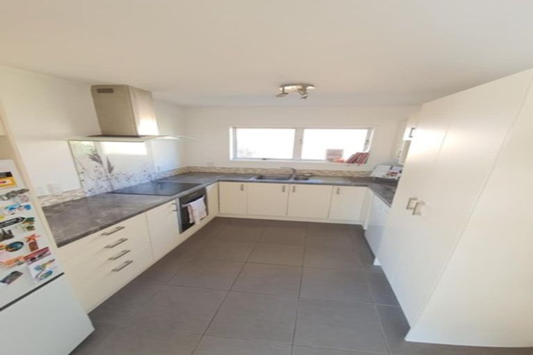 Photo of property in 2/23 South Street, Papakura, 2110