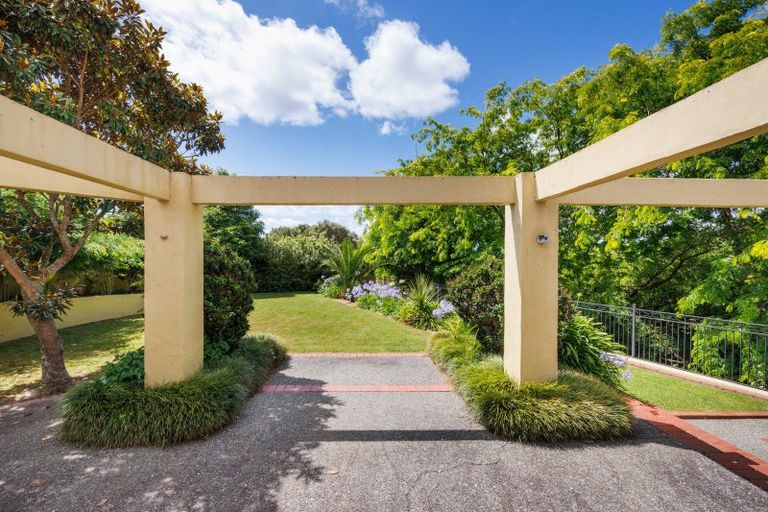 Photo of property in 5 The Oaks, Awapuni, Palmerston North, 4412