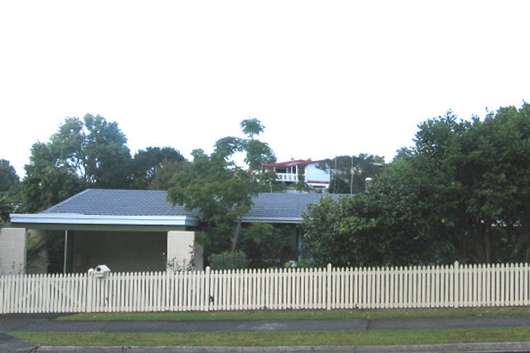 Photo of property in 4 Gretel Place, Hillcrest, Auckland, 0627