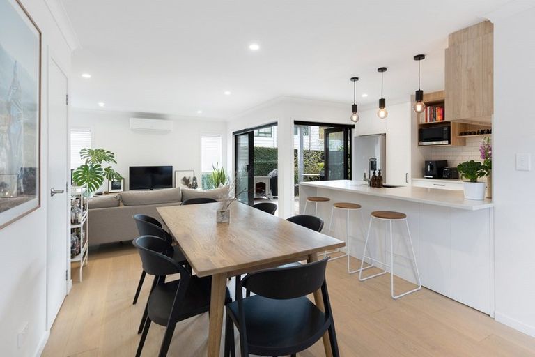 Photo of property in 125c Point Chevalier Road, Point Chevalier, Auckland, 1022