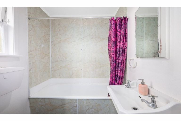 Photo of property in 53 Connolly Street, Boulcott, Lower Hutt, 5010