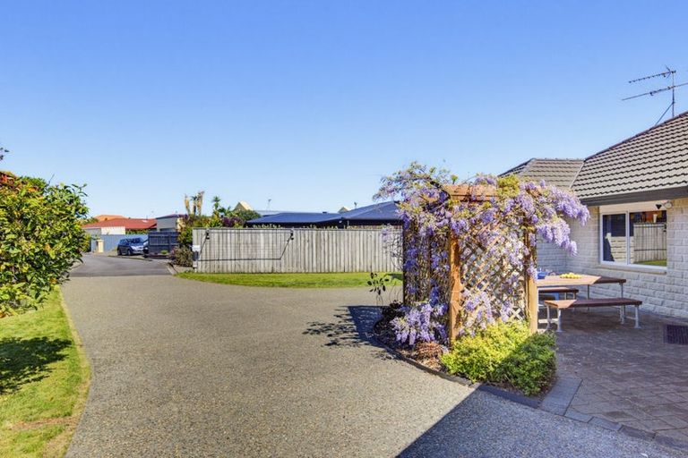 Photo of property in 111 Milne Drive, Paraparaumu, 5032