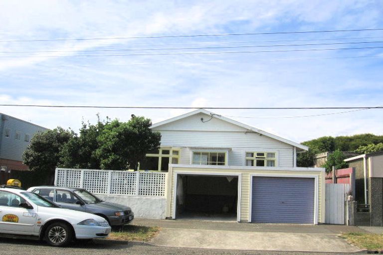 Photo of property in 6 Ellesmere Avenue, Miramar, Wellington, 6022