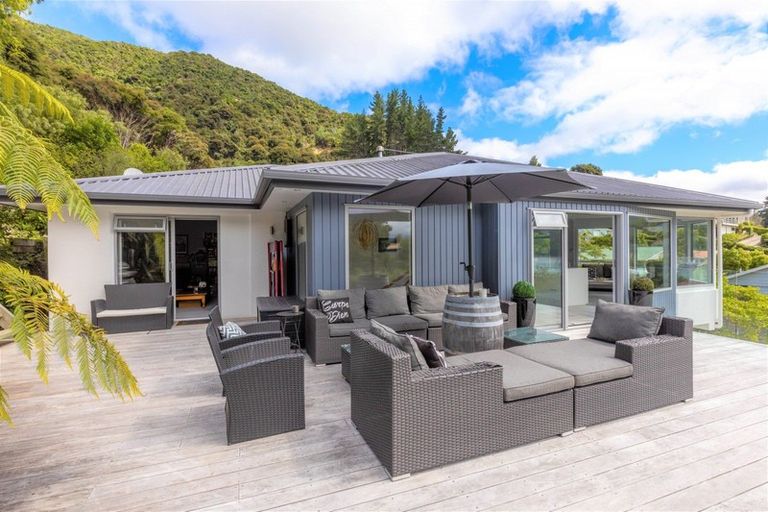 Photo of property in 7 Finlay Grove, Waikawa, Picton, 7220