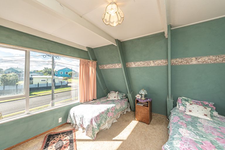 Photo of property in 5 Ashton Terrace, Castlecliff, Whanganui, 4501