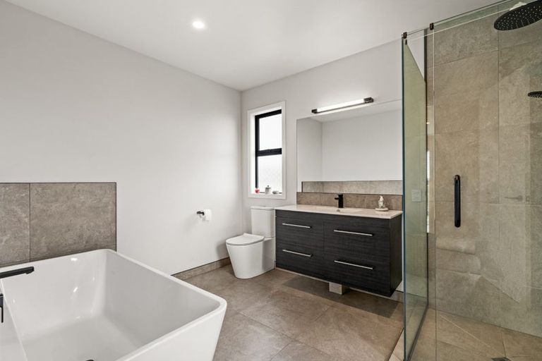 Photo of property in 24 Aspiring Drive, Poraiti, Napier, 4112