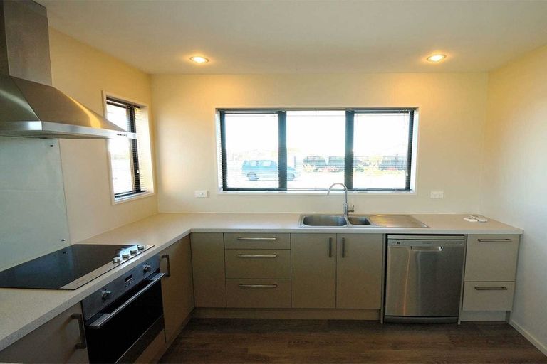 Photo of property in 17 Sequoia Way, Rangiora, 7400