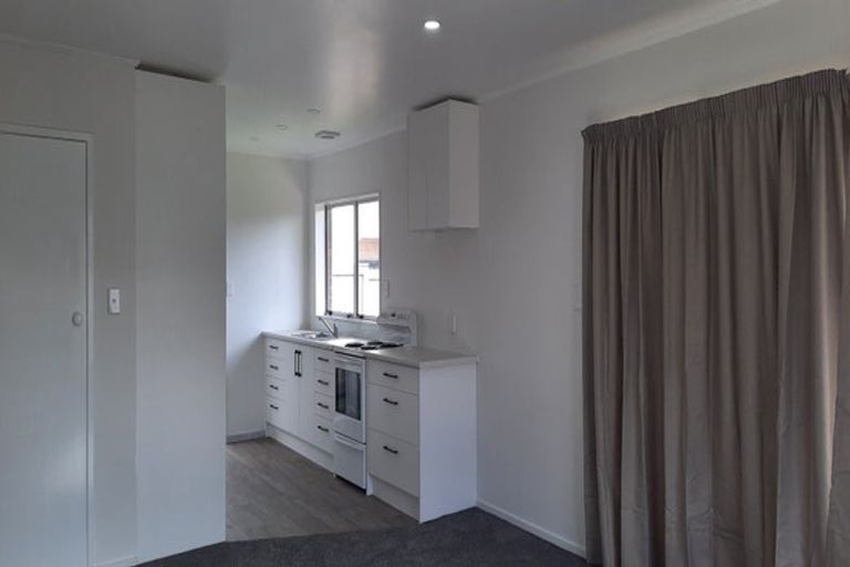 Photo of property in 85 Astley Avenue, New Lynn, Auckland, 0600