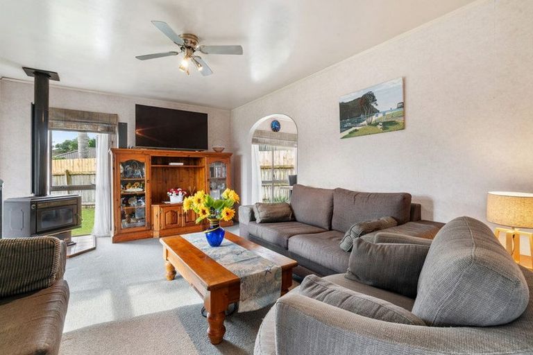 Photo of property in 5 Aronia Way, Goodwood Heights, Auckland, 2105