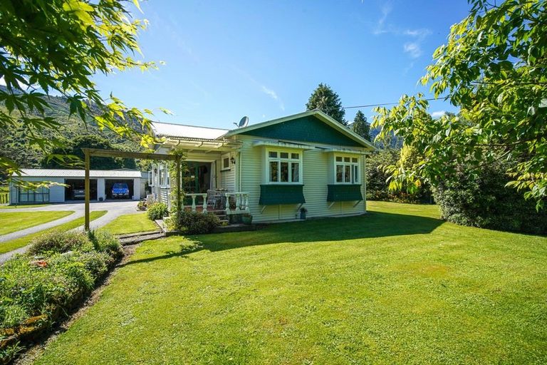 Photo of property in 213 Matakitaki Road, Six Mile, Murchison, 7077