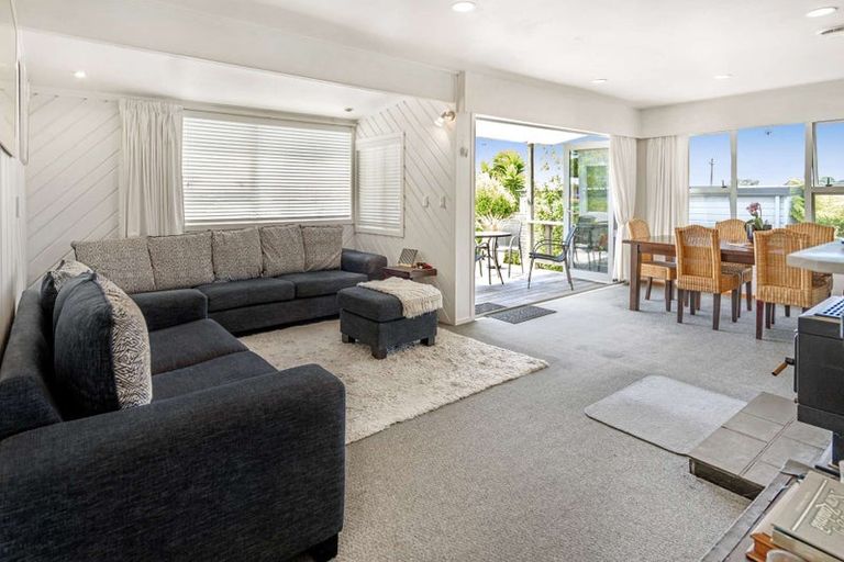 Photo of property in 37 Roretana Drive, Athenree, Waihi Beach, 3177