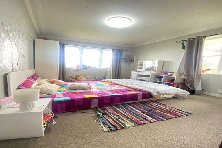 Photo of property in 211 Sturges Road, Henderson, Auckland, 0612