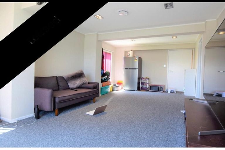 Photo of property in 39 Sunnyside Road, Sunnyvale, Auckland, 0612