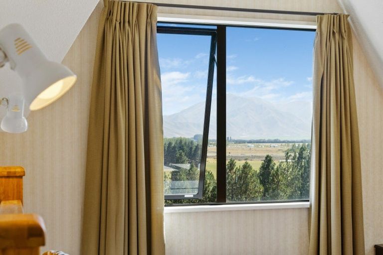 Photo of property in 24 Ahuriri Drive, Omarama, 9412