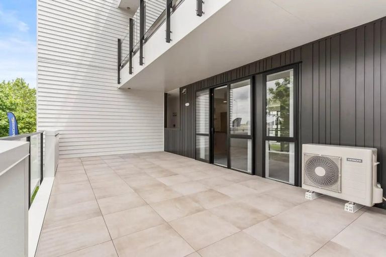 Photo of property in 7/130 Stancombe Road, Flat Bush, Auckland, 2016